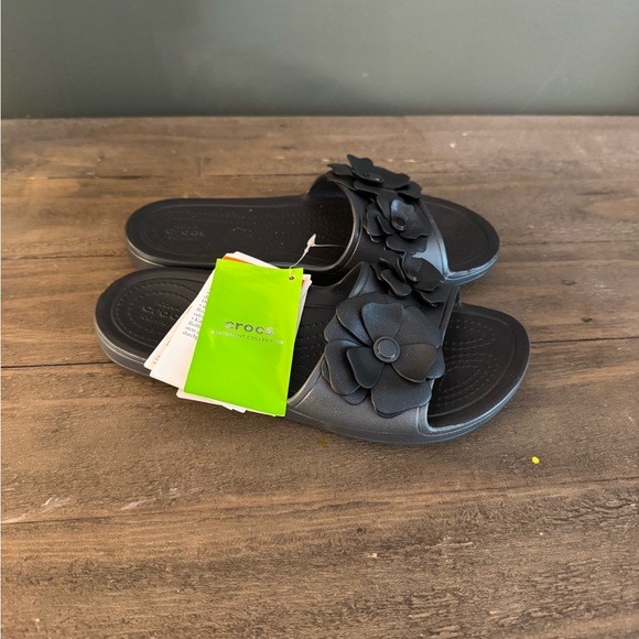 CROCS Other - CROCS Black Floral Slide Sandals with Layered Flower Accents